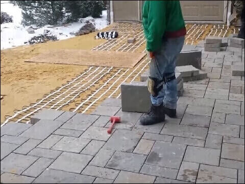 Driveway heating cables installation under unistone in Vaudreuil, West Island