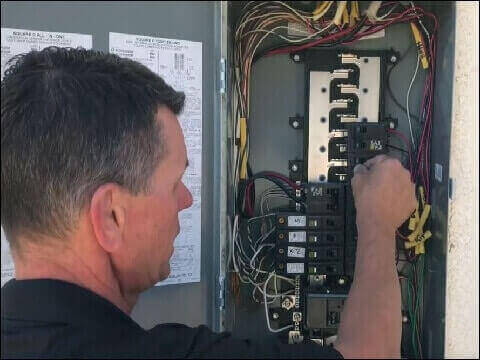 Electrician West Island service panel repair in Dorval